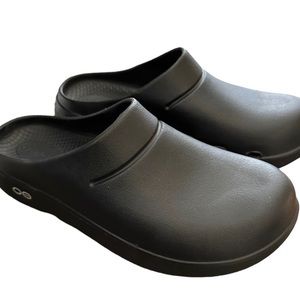 Oofos black excellent pre-owned condition